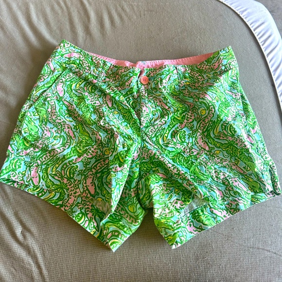 Lilly Pulitzer size 12 Callahan shorts 100% cotton - Picture 1 of 4